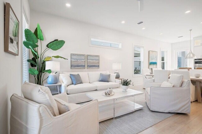 Building Photo - 31 Sarah St