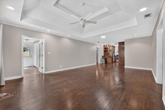 Building Photo - 4216 Donnelly Ave