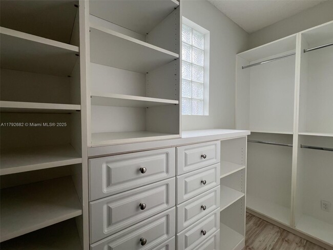 Building Photo - 3755 SW 50th St