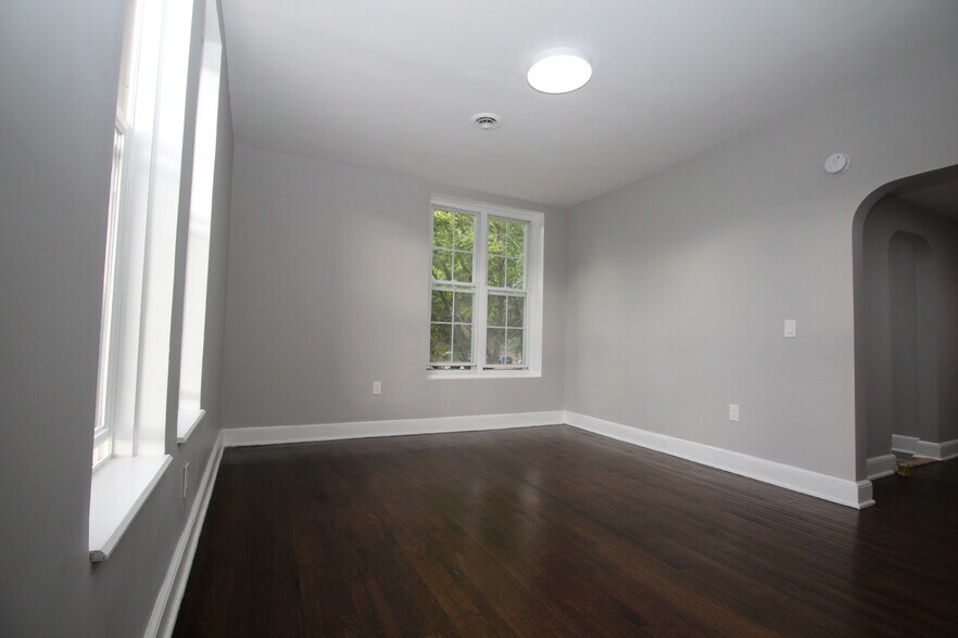 Building Photo - 17 Boswell Ave