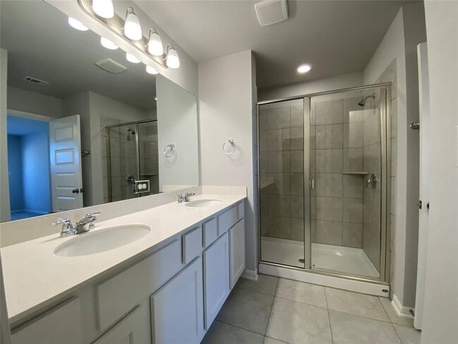 Building Photo - 1712 Artesian Spgs Xing