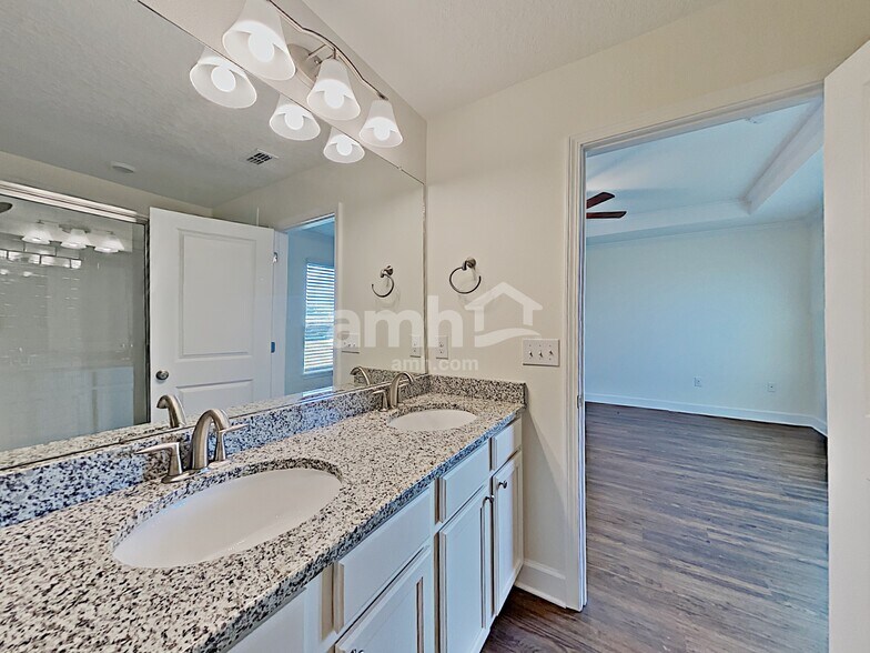Building Photo - 4714 Reisswood Loop