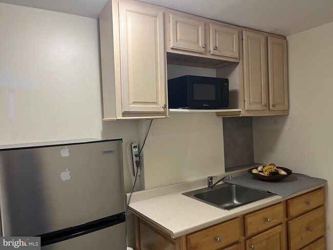 Building Photo - 14684 Cloverdale Rd