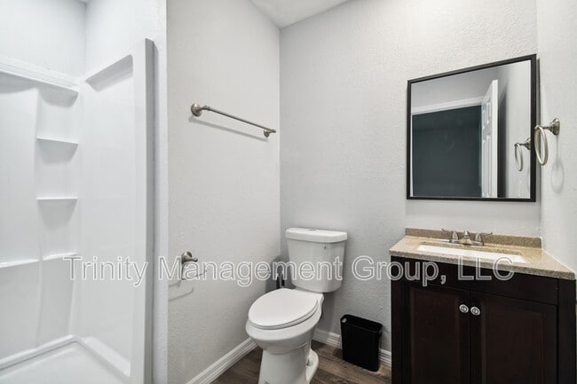 Building Photo - 1051 Dogwood Dr