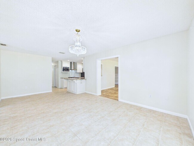 Building Photo - 1523 Breese St NE