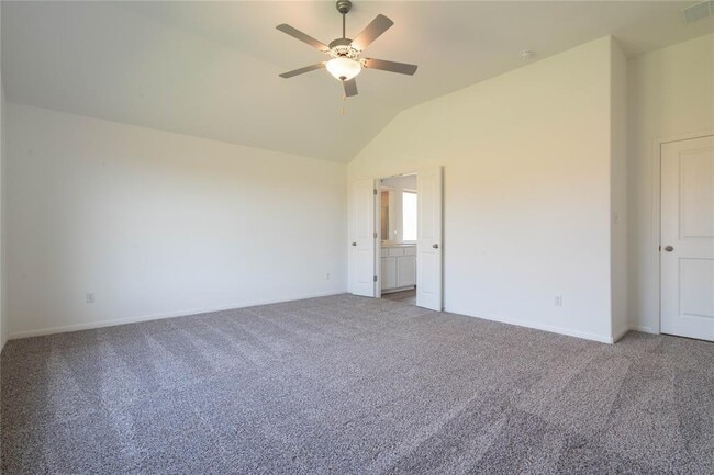 Building Photo - 113 Caterpillar Ln