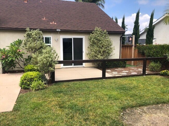 Building Photo - Beautiful Home Located in the very desirab...