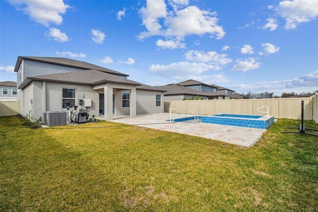 Building Photo - 8887 Little Bluestem Dr