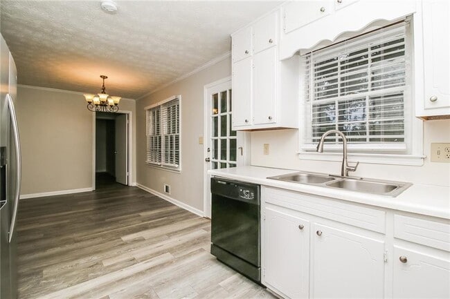 Building Photo - 35 Quails Ct