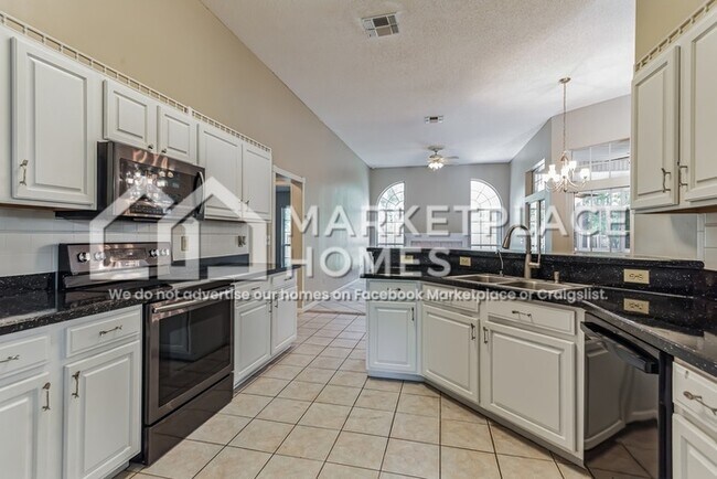 Building Photo - 508 N Bridgestone Ave