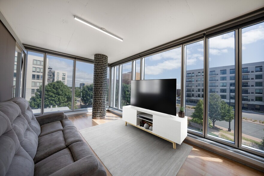 Building Photo - 8151 33rd Ave S