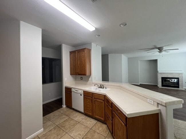 Building Photo - 1003 Duxbury Ct