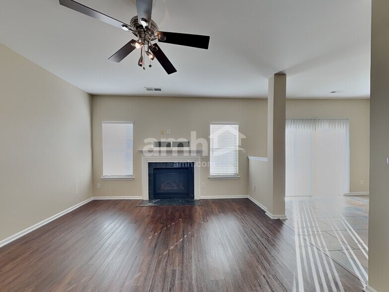 Building Photo - 6352 Hedgewood Ln