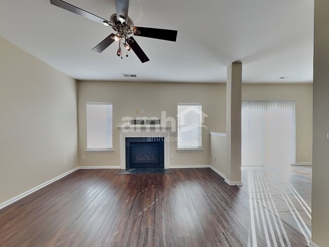 Building Photo - 6352 Hedgewood Ln