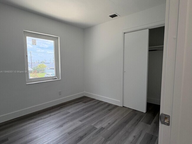 Building Photo - 3368 NW 51st Terrace