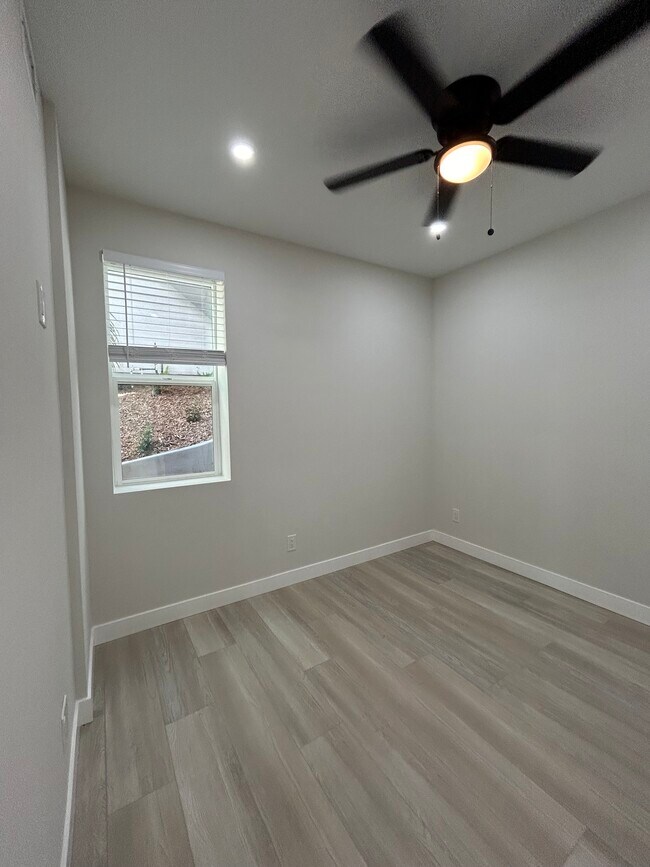 Building Photo - 3328 B St
