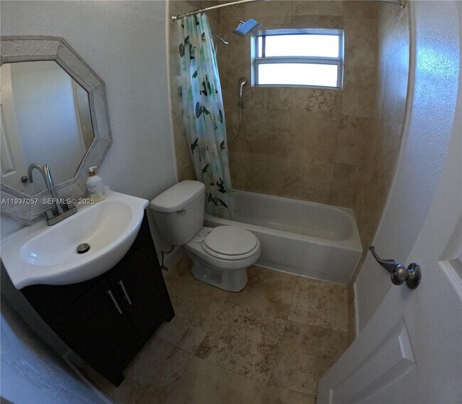 Building Photo - 1200 NE 5th Terrace