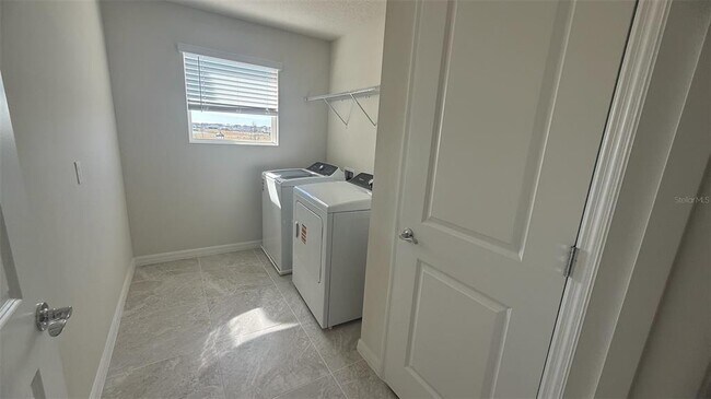 Building Photo - 5054 Holm Oak Dr