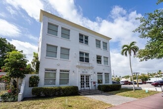 Building Photo - 924 Marseille Dr