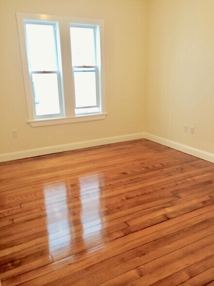 Building Photo - 1085 Dorchester Ave