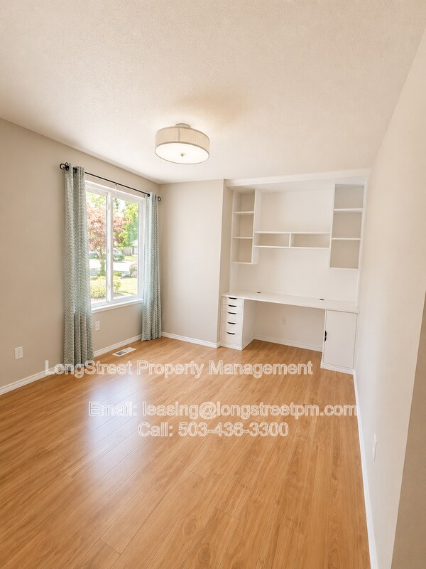 Building Photo - 3206 SE Summerfield Dr