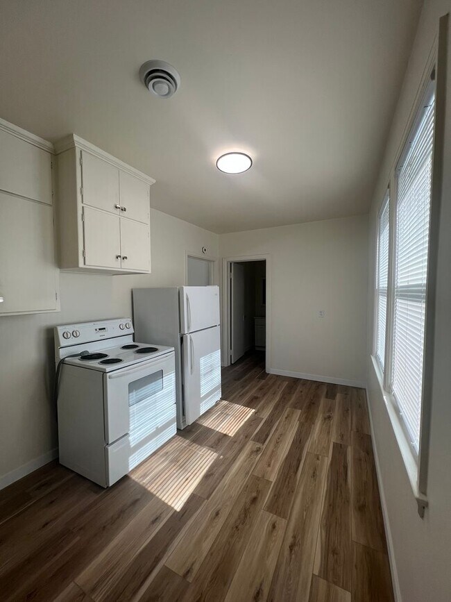 Building Photo - 1511 Oregon St