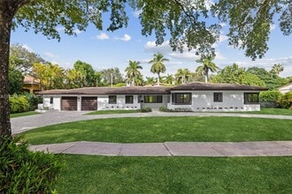 Building Photo - 743 Aledo Ave