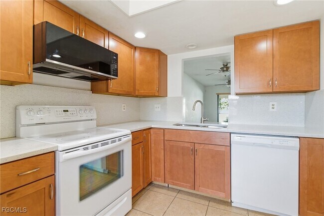 Building Photo - 1429 Cape Coral Pkwy W