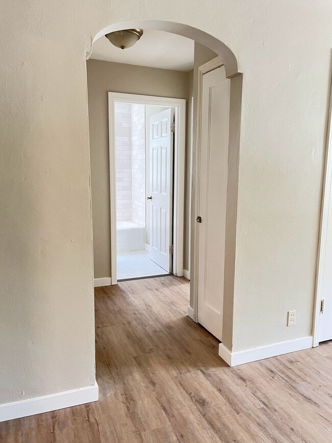 Building Photo - **Move-In Special: $600 in Savings** Charm...