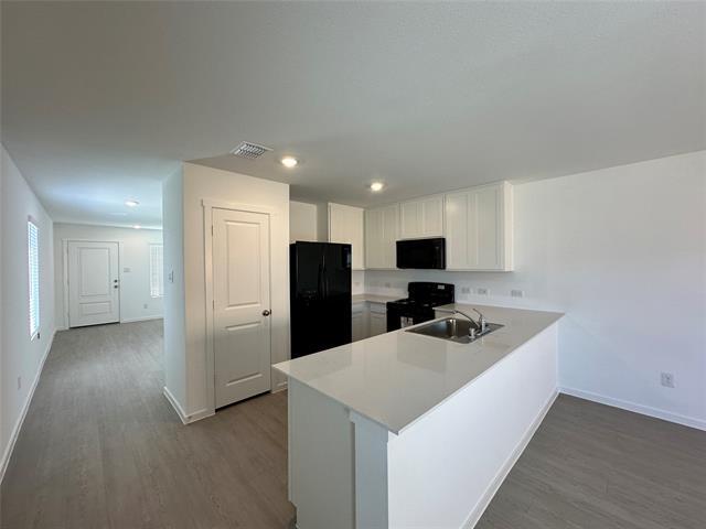 Building Photo - 1037 Raintree Rd