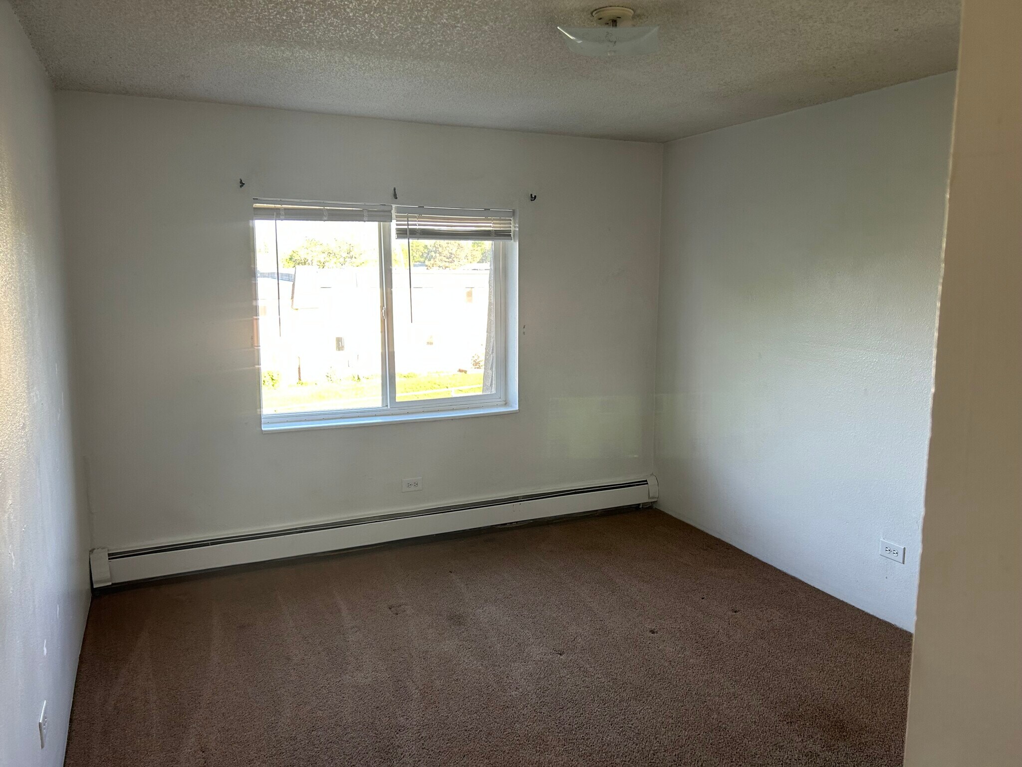 Building Photo - 707 W 96th Ave