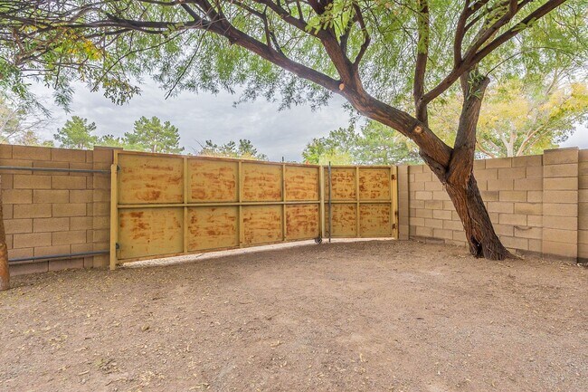 Building Photo - Charming 4-bedroom, 2-bathroom in Gilbert