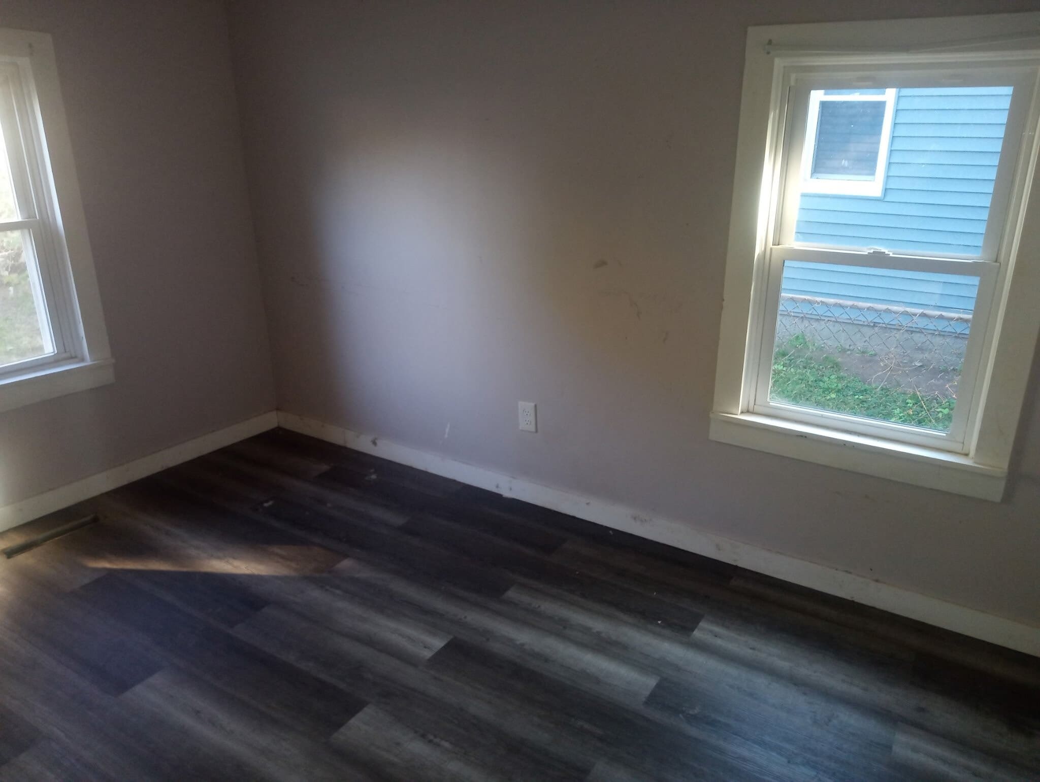 Building Photo - 411 N Cochran St