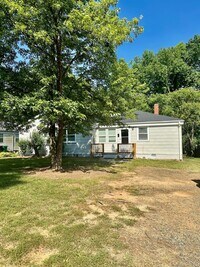 Building Photo - 1825/1827 Academy