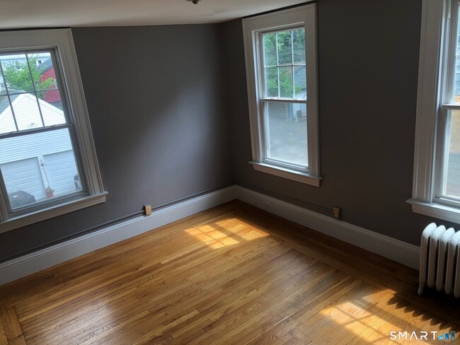 Building Photo - 249 Highland St