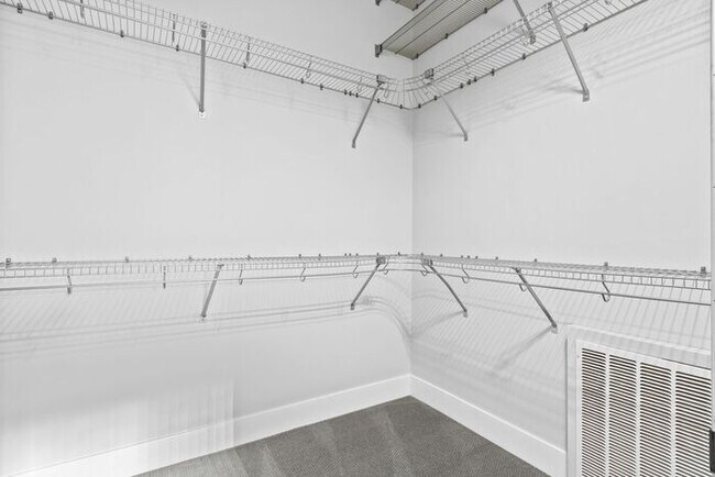 Building Photo - Luxurious Air-Conditioned Leschi View Townhome