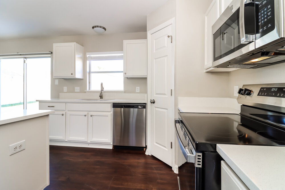 Building Photo - 10401 River Bream Dr