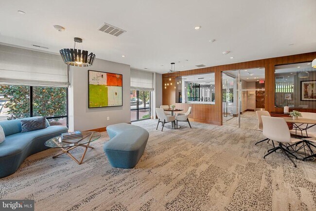 Building Photo - 145 Riverhaven Dr