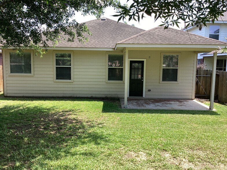 Building Photo - 26314 Longview Creek Dr