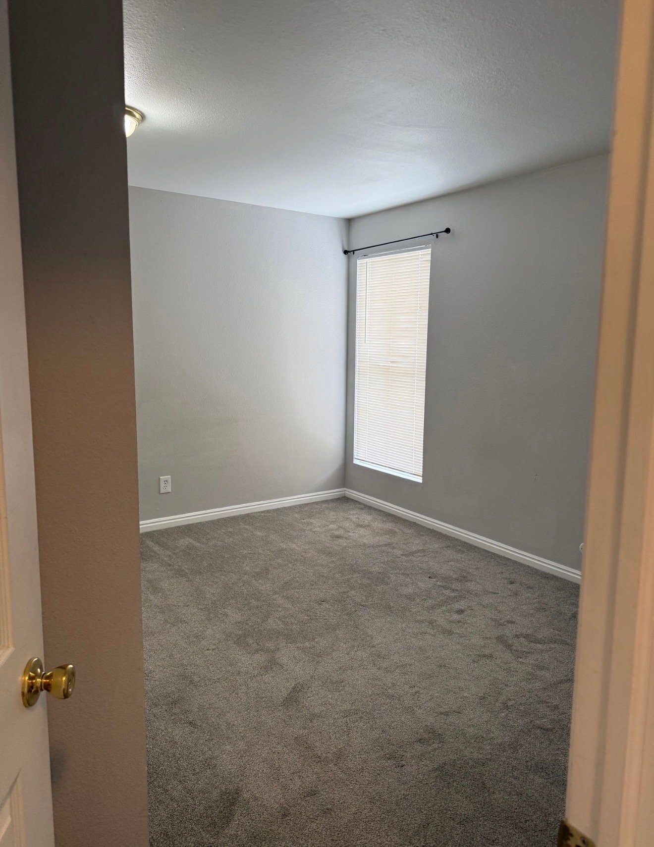 Building Photo - 62 Millpond Dr