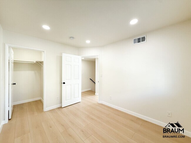 Building Photo - 11228 Huston St