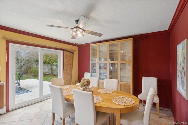 Building Photo - 3 Meadowgrass Ln