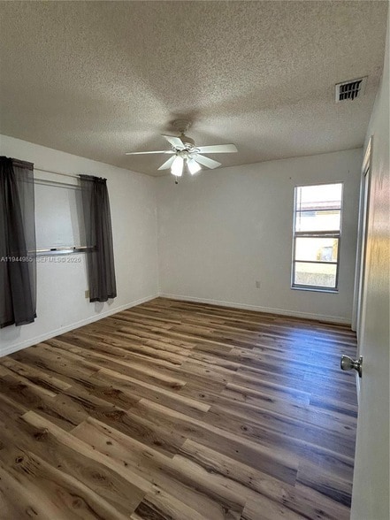 Building Photo - 4201 Navarre Ave