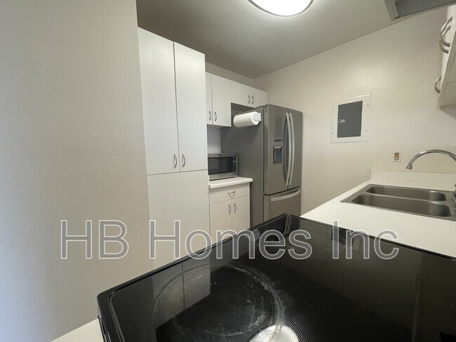 Building Photo - 46-269-269 Kahuhipa St