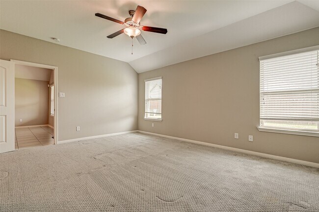 Building Photo - 18118 Van Berkel Ln
