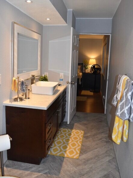 Building Photo - 11350 Foothill Blvd