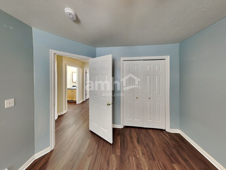 Building Photo - 111 W 1275 N
