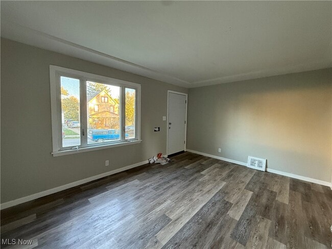 Building Photo - 4468 E 156th St