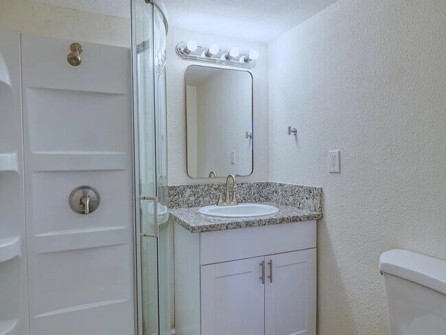 Building Photo - Available Now for Rent in the prestigious community of Silver Lakes! Please act fast as this beau...