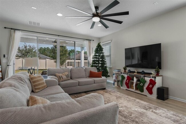 Building Photo - 143 Alderwood Pl